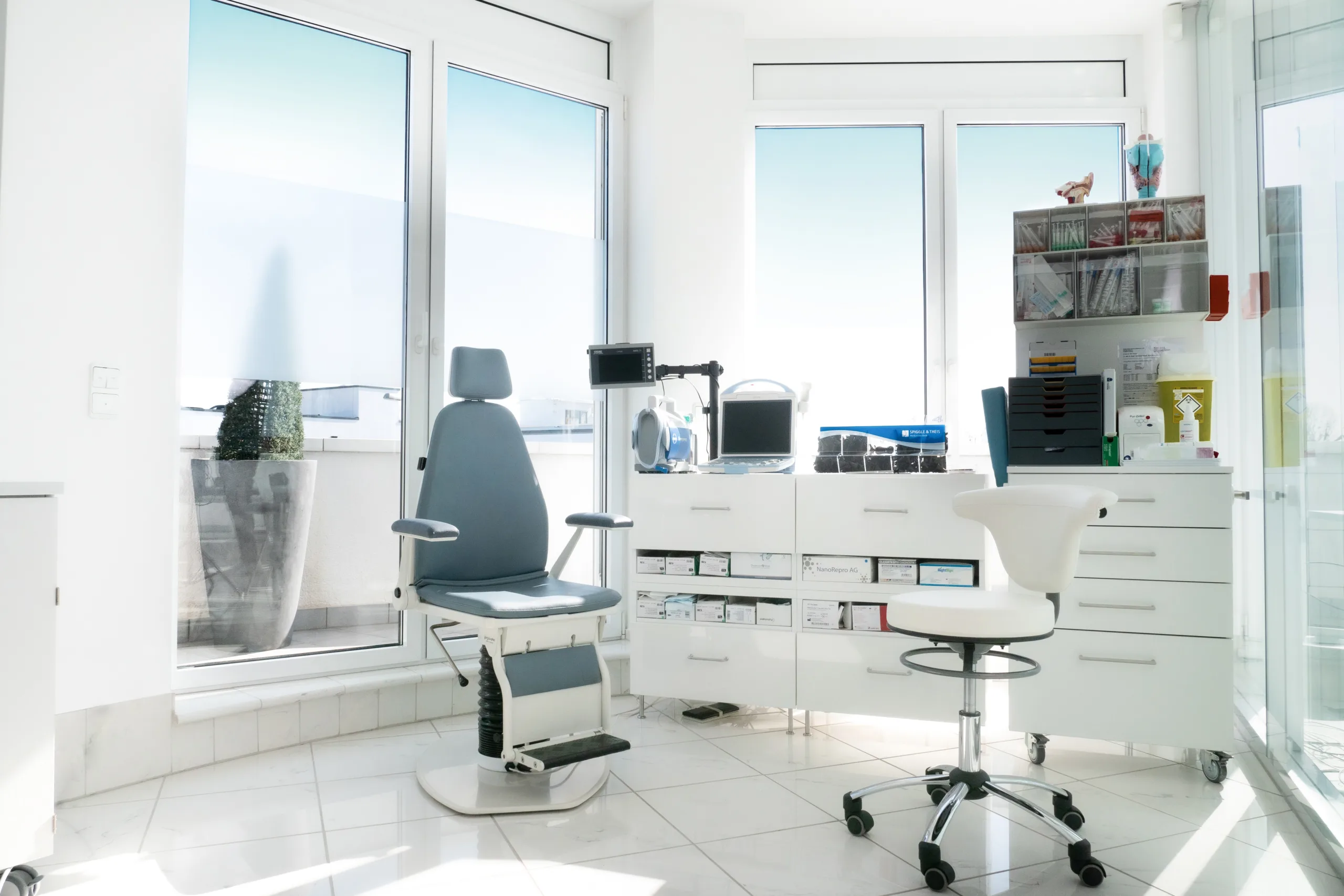 Behandlungszimmer HNO Privatpraxis Prof. Dr. Markus Hambek